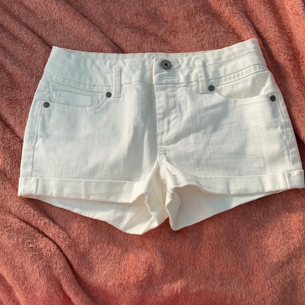 white jean shorts